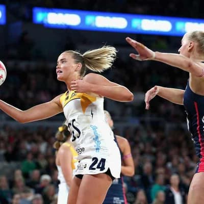 Lightning shock Vixens to go second on Super ladder