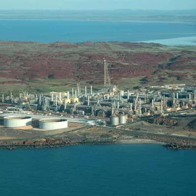 Controversial gas project hinges on 11th-hour talks