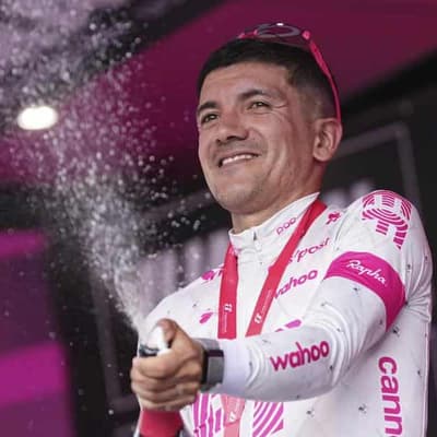 Carapaz special at Giro after Aussie breakway bid fails