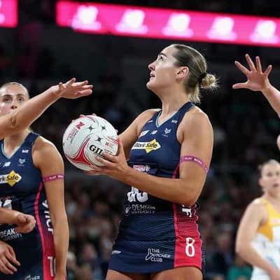 Diamonds star wants golden end to Vixens netball season