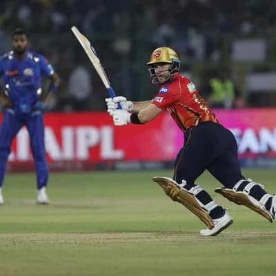 Inglis lights way as Punjab power to top-two IPL place