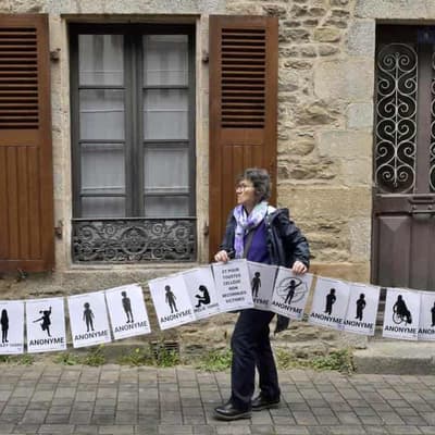 French surgeon jailed for abusing hundreds of children