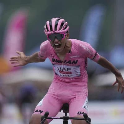 Comeback kid Del Toro claims stage but Aussie aces quit