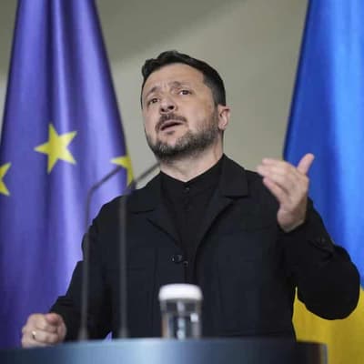 Ukraine keeps Russia guessing over peace talks