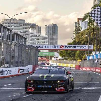 Controversial Perth Supercars plan wins a famous fan