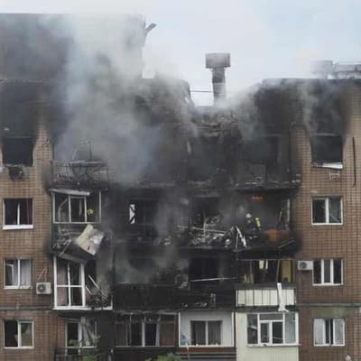 Three dead as Russian strikes target eastern Ukraine