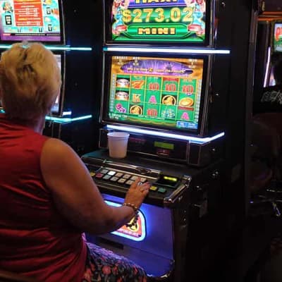 Casino giant slapped down in latest poker machine bid