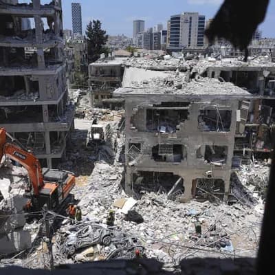 Israel, Iran bombard each other as Trump flags easy end