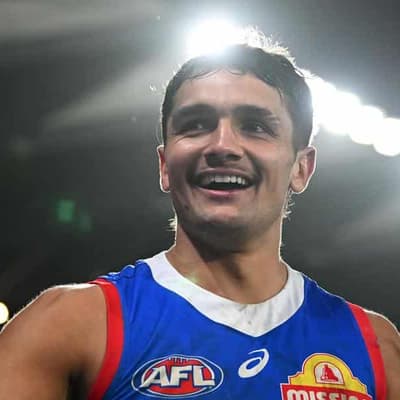 Ugle-Hagan addresses teammates on Whitten Oval return