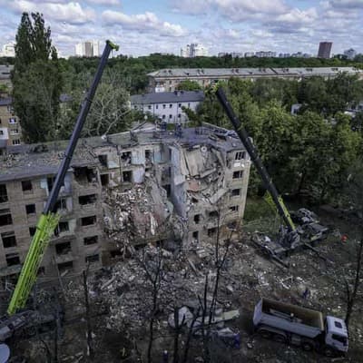 Russian attacks on Kyiv kill seven, injure dozens