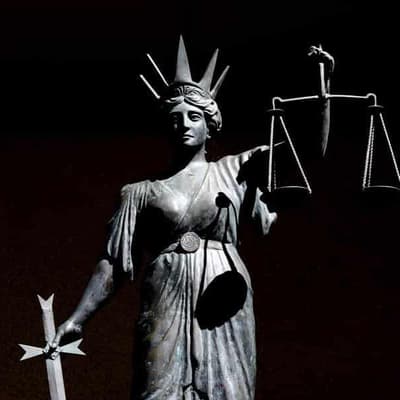 'Intense pain' during psychologist's alleged teen rape