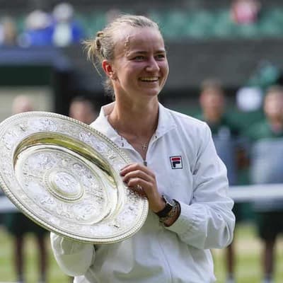 Wimbledon champ in injury scare before title defence