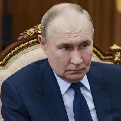 Putin, Macron hold call as Ukrainian drone hits Russia