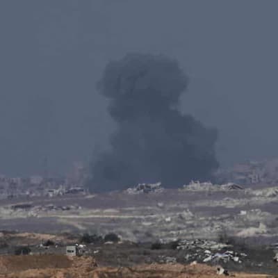 Israeli air strikes kill 38 Palestinians in Gaza