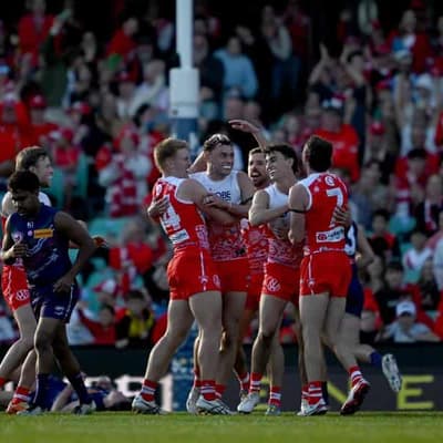 Swans upset Freo in SCG thriller