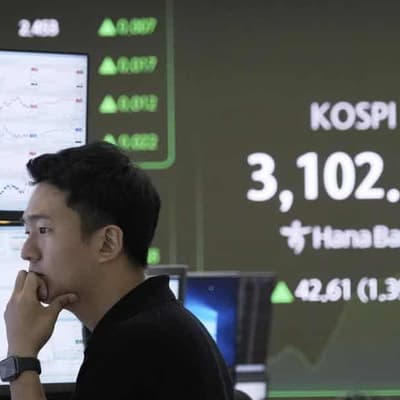 Global shares steady after US issues tariff letters