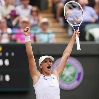 Swiatek and Bencic to clash in Wimbledon semi-final