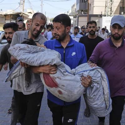 Israeli missile hits Gaza children collecting water