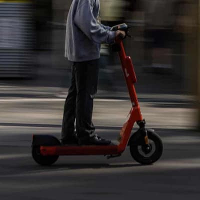 Tourist faces court over fatal drunken e-scooter crash