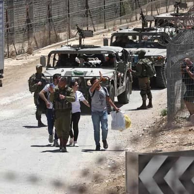 Bedouin offensive strains tentative truce in Syria