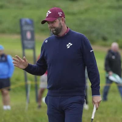 Sleepy Leishman rescues Aussie hopes on woeful Open day