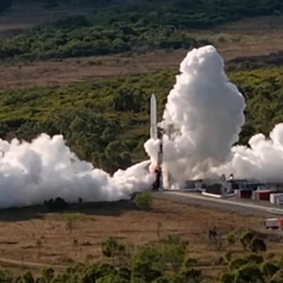 Aussie rocket carrying Vegemite lifts off, then crashes