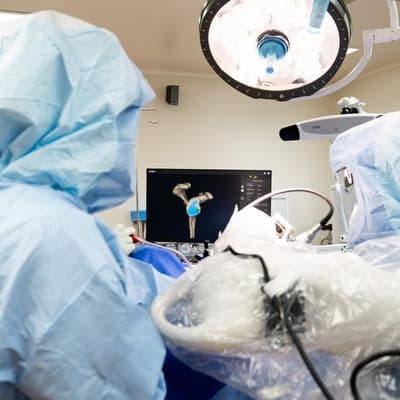 First robotic surgery gives granny '15 minutes of fame'