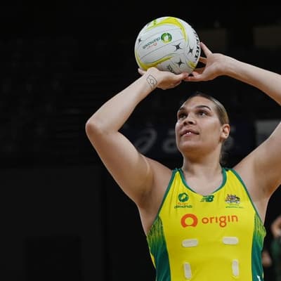 Test shooter and defender make Super move to Queensland