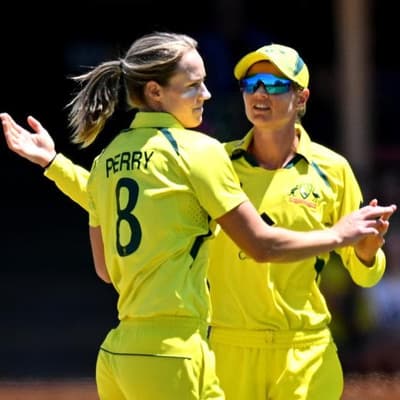 Lanning's assault on Aussies sets up Invincibles win