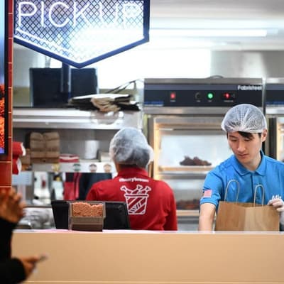 Real wages boost for workers, but costs might worry RBA