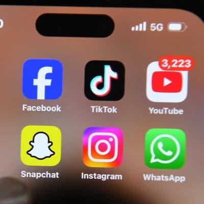 Body image concerns as teens seek health advice online