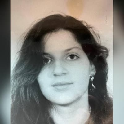 Children face accused murderer 31 years after mum died