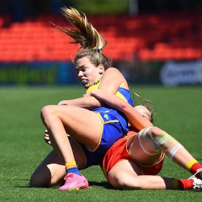 Debutant almost outshines Roberts as Eagles soar to win