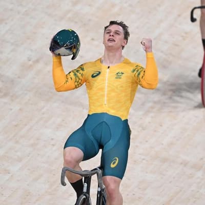 Aussie defector becomes fastest cyclist of all-time
