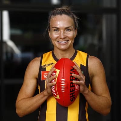 Old sting drives Hawks skipper in AFLW flag hunt