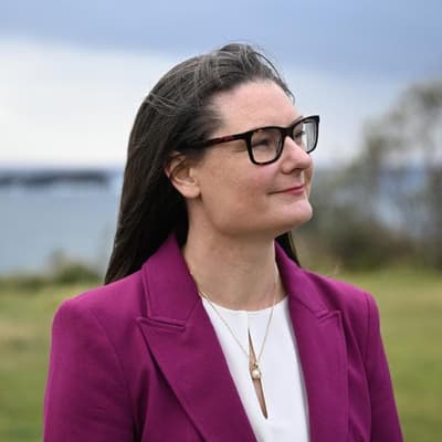 Major parties back women to replace jailed rapist MP