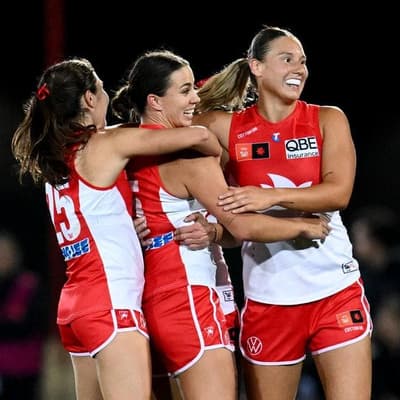 Chloe Molloy shines on AFLW return as Swans beat Tigers