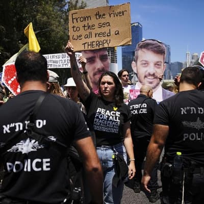 Israelis in nationwide protests to demand end to war