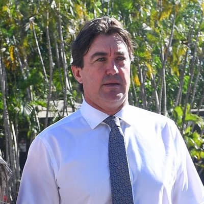 Reality TV star 'wanted pilot's phone' after crash