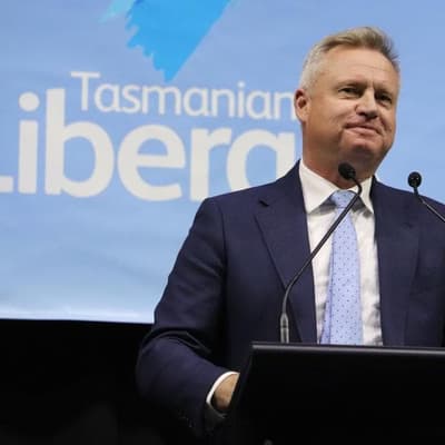 Liberals cling to power as Greens thumb nose at Labor