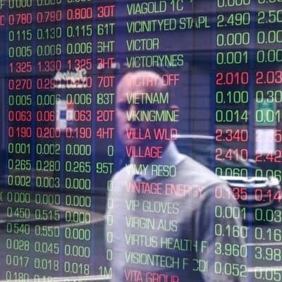 Banks, property push Aussie shares to positive finish