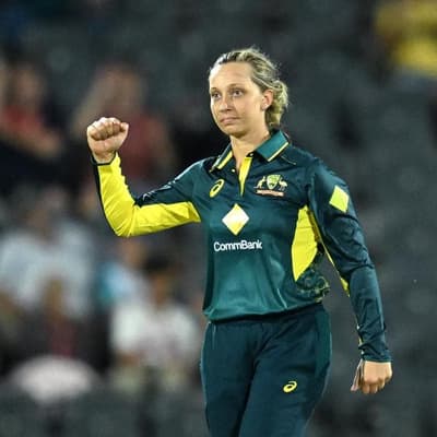 Aussie ace Gardner fires Rockets again in England