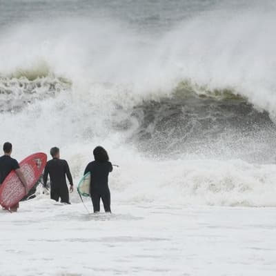 Hurricane Erin stirring dangerous waves off US coast
