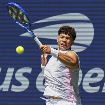 Stars lead way as US men look to break Open drought