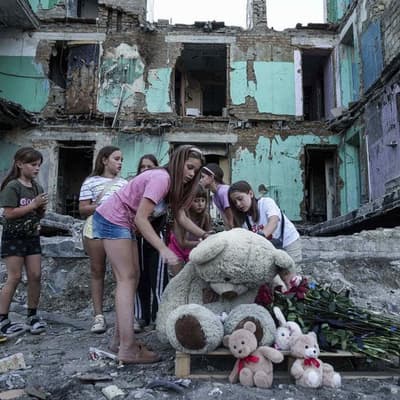 Zelenskiy seeks higher-level talks on Ukraine security