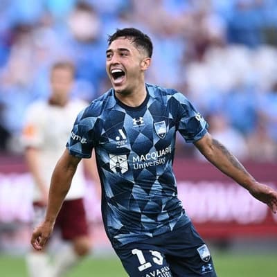 One out, one in: Sydney add Peruvian international