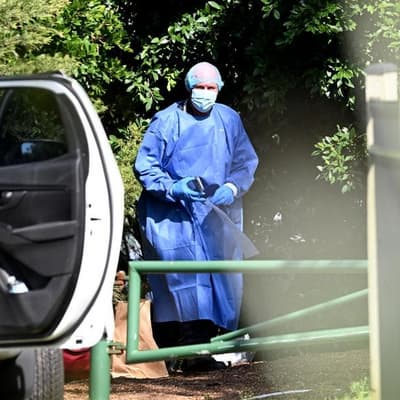 Uber driver repeatedly stabbed fought back, court told