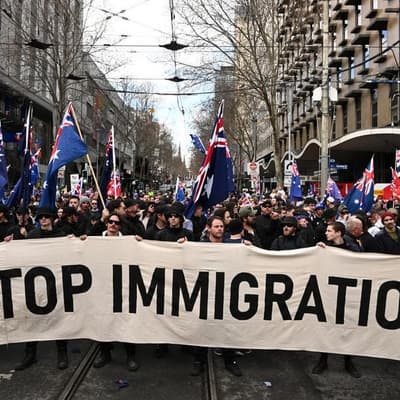 No, video does not show police with 'energy weapon' at March for Australia