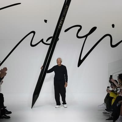Armani tells heirs to sell part of his fashion empire