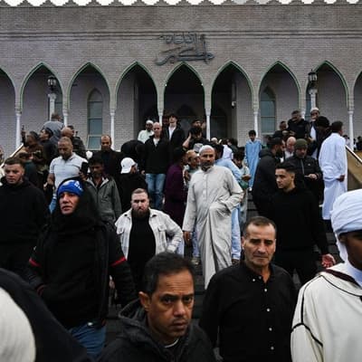 'Fearful' Muslim Australians demand action, not words